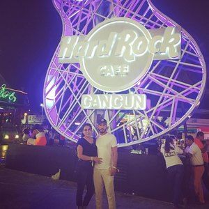 Meet your Posher, Ana gaby rodolfo